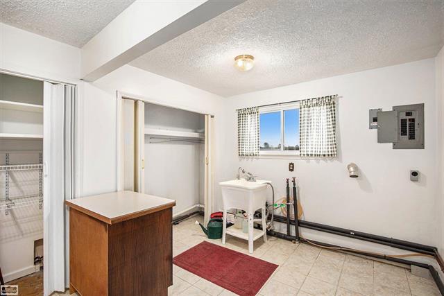 Builiding view twenty four for 11377 Hill, Memphis, MI. 48041