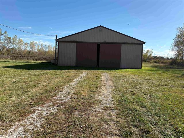 Builiding view twenty seven for 11377 Hill, Memphis, MI. 48041