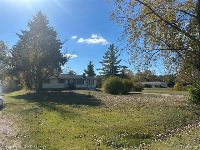 Builiding view one for 3369 Dove, Port Huron, MI. 48060