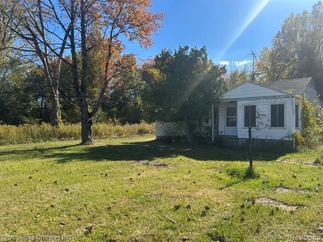 Builiding view seven for 3369 Dove, Port Huron, MI. 48060