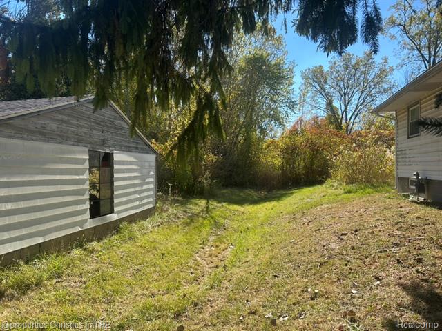 Builiding view six for 3369 Dove, Port Huron, MI. 48060