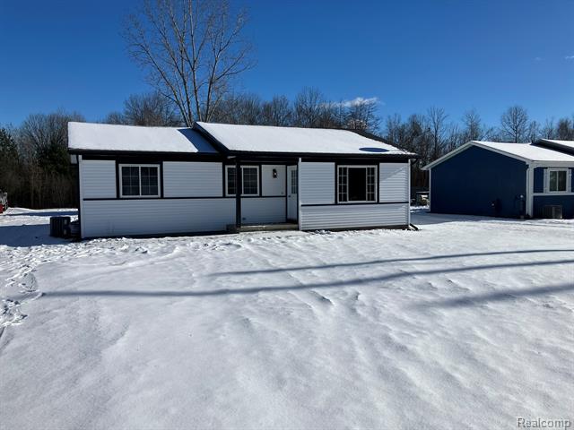 Builiding view one for 1604 Allen, Smiths Creek, MI. 48074