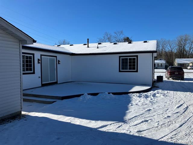 Builiding view seven for 1604 Allen, Smiths Creek, MI. 48074