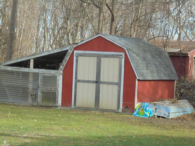 Builiding view forty one for 13864 Hough, Allenton, MI. 48002