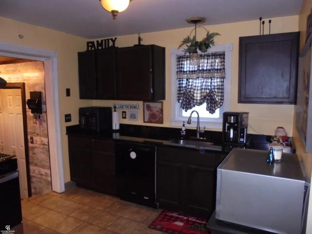 Builiding view sixteen for 13864 Hough, Allenton, MI. 48002