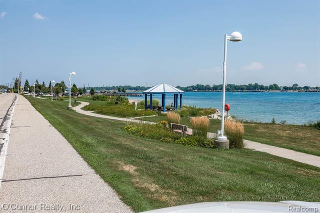 Builiding view twenty seven for 1660 River, Marysville, MI. 48040