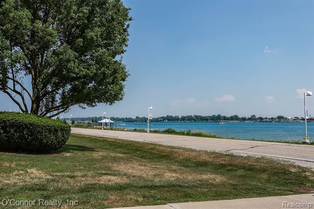 Builiding view twenty six for 1660 River, Marysville, MI. 48040