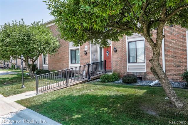 Builiding view twenty three for 1660 River, Marysville, MI. 48040