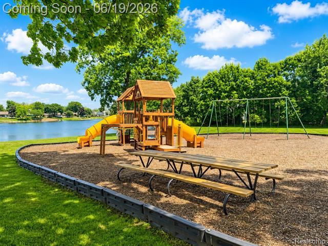 Builiding view four for 22533 Winfield, Novi, MI. 48375
