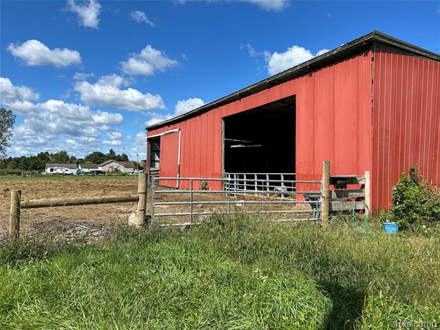 Builiding view twelve for 16465 Almont, Allenton, MI. 48002