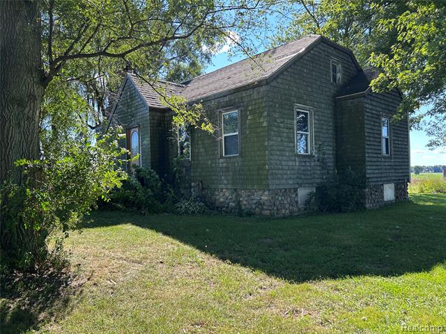 Builiding view twenty five for 16465 Almont, Allenton, MI. 48002