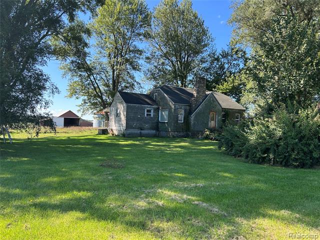 Builiding view twenty three for 16465 Almont, Allenton, MI. 48002