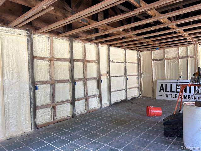 Builiding view twenty for 16465 Almont, Allenton, MI. 48002