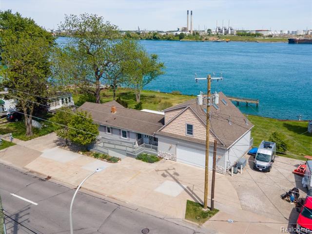 Builiding view forty two for 4016 Military, Port Huron, MI. 48060