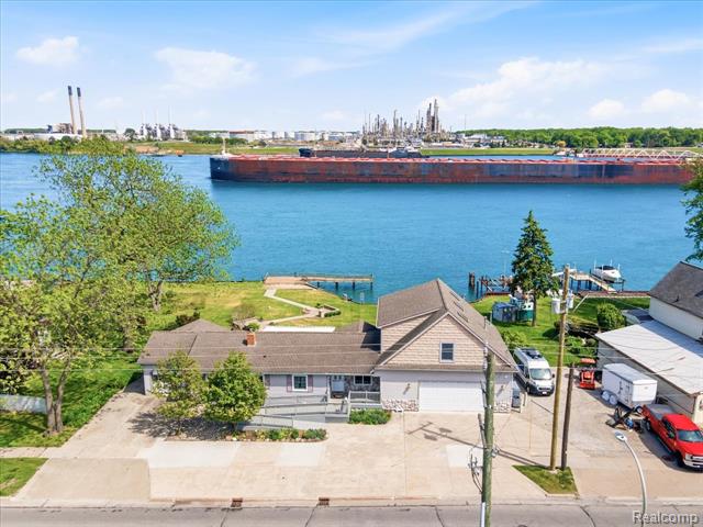 Builiding view forty for 4016 Military, Port Huron, MI. 48060