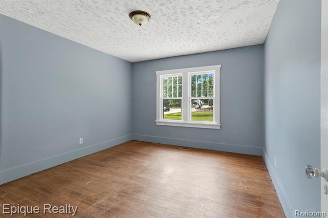 Builiding view eleven for 1325 Oak, Port Huron, MI. 48060