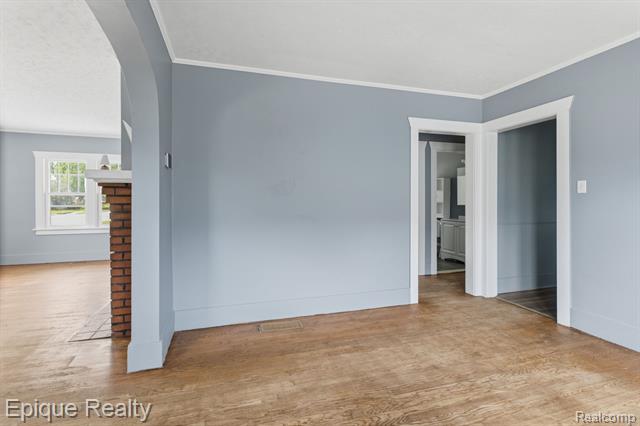 Builiding view five for 1325 Oak, Port Huron, MI. 48060