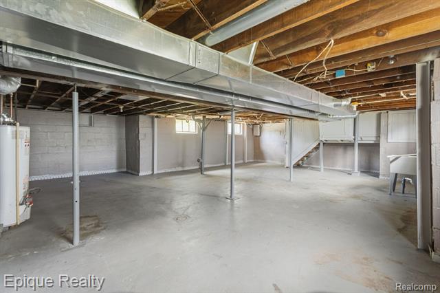 Builiding view seventeen for 1325 Oak, Port Huron, MI. 48060