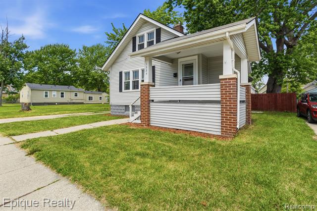 Builiding view two for 1325 Oak, Port Huron, MI. 48060