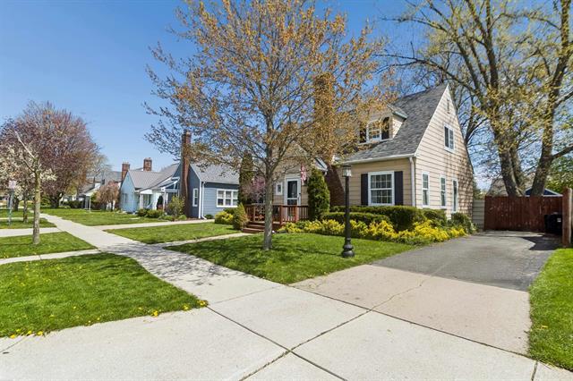front view for 1324 Court St, Port Huron, Mi. 48060