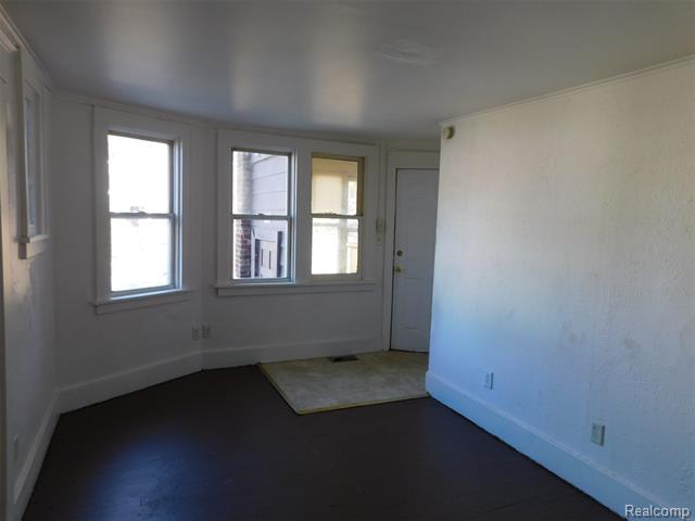 Builiding view eight for 1104 , Port Huron, MI. 48060