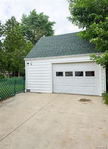 Builiding view four for 1333 , Port Huron, MI. 48060