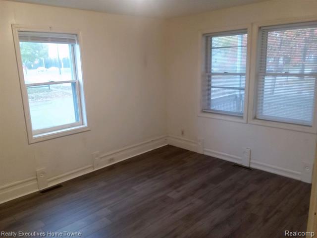 Builiding view seven for 1101 , Port Huron, MI. 48060