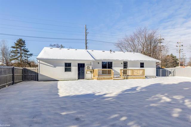 Builiding view twenty nine for 110 Botsford, Port Huron, MI. 48060