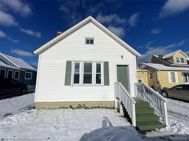 Builiding view one for 1109 Wells, Port Huron, MI. 48060