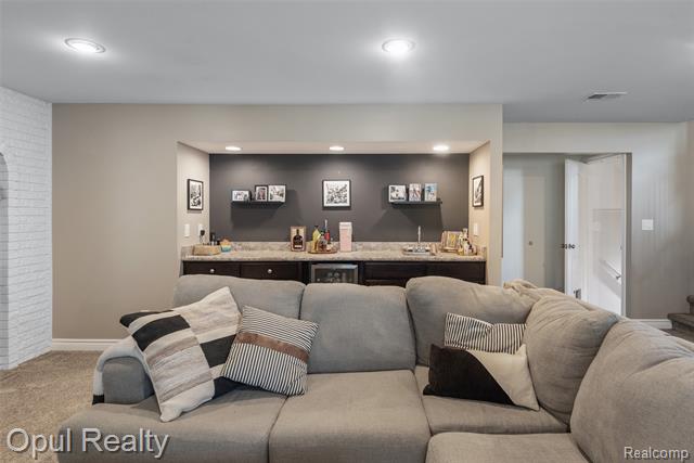 Builiding view sixteen for 22416 Heathersett Cres, Farmington, MI. 48335