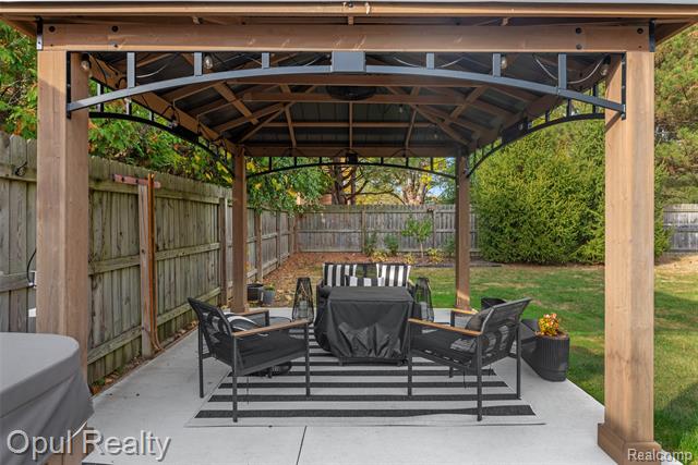 Builiding view sixty for 22416 Heathersett Cres, Farmington, MI. 48335