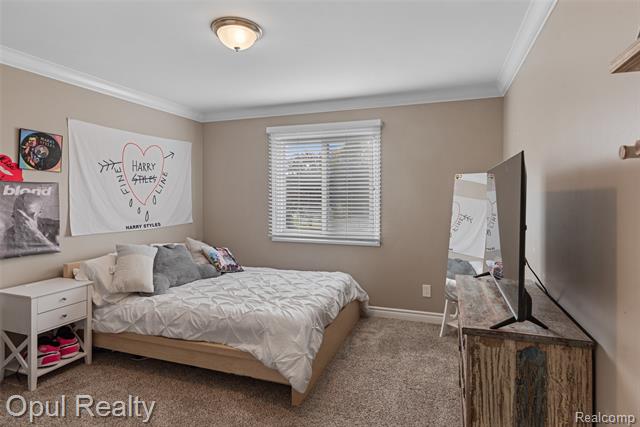 Builiding view thirty four for 22416 Heathersett Cres, Farmington, MI. 48335