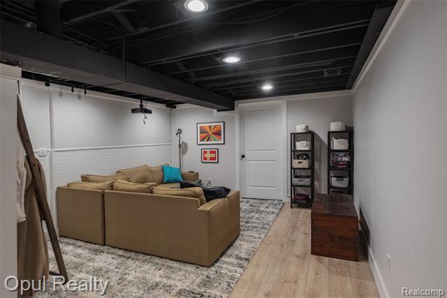 Builiding view thirty nine for 22416 Heathersett Cres, Farmington, MI. 48335