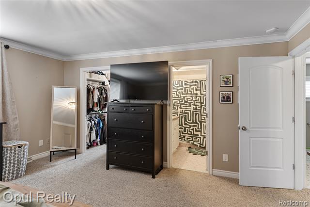 Builiding view twenty eight for 22416 Heathersett Cres, Farmington, MI. 48335