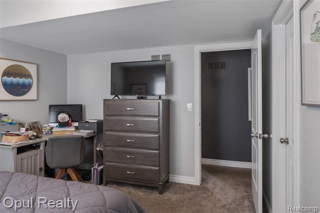 Builiding view twenty one for 22416 Heathersett Cres, Farmington, MI. 48335