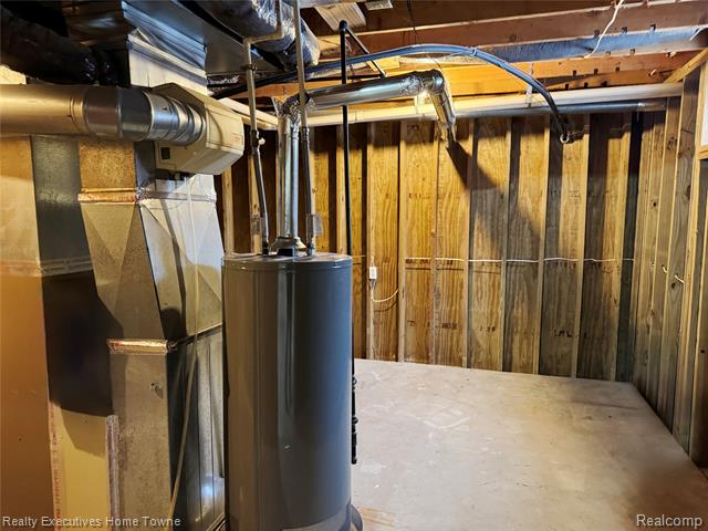 Builiding view twenty eight for 2045 Yeager, Port Huron, MI. 48060