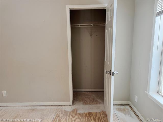 Builiding view twenty for 2045 Yeager, Port Huron, MI. 48060