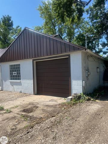 Builiding view forty for 6928 Lapeer, North Street, MI. 48049