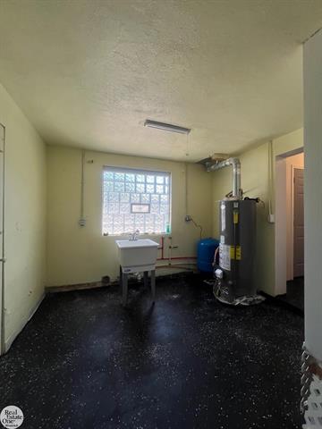 Builiding view thirty four for 6928 Lapeer, North Street, MI. 48049