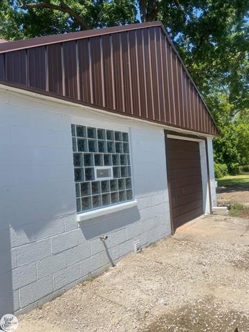 Builiding view thirty nine for 6928 Lapeer, North Street, MI. 48049