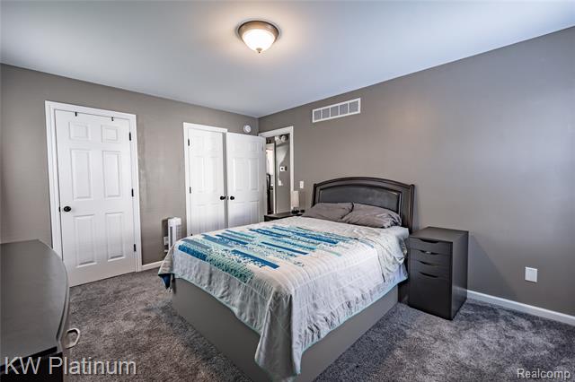 Builiding view five for 1733 Whipple, Port Huron, MI. 48060