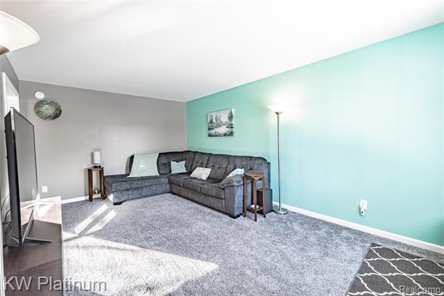 Builiding view six for 1733 Whipple, Port Huron, MI. 48060