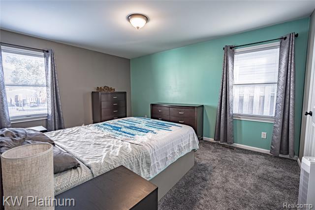 Builiding view ten for 1733 Whipple, Port Huron, MI. 48060