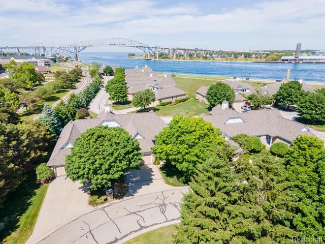 Builiding view thirty seven for 954 Edison Shores, Port Huron, MI. 48060