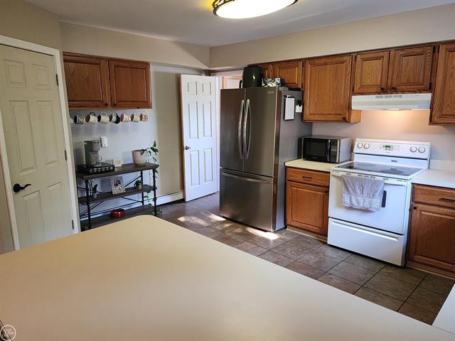 Builiding view five for 2919 Eastland, Port Huron, MI. 48060