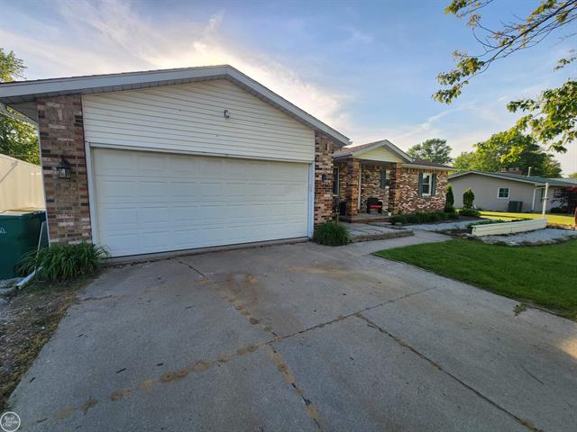 Builiding view three for 2919 Eastland, Port Huron, MI. 48060