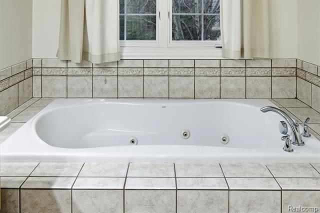 Builiding view sixteen for 7669 Rynn, Avoca, MI. 48006