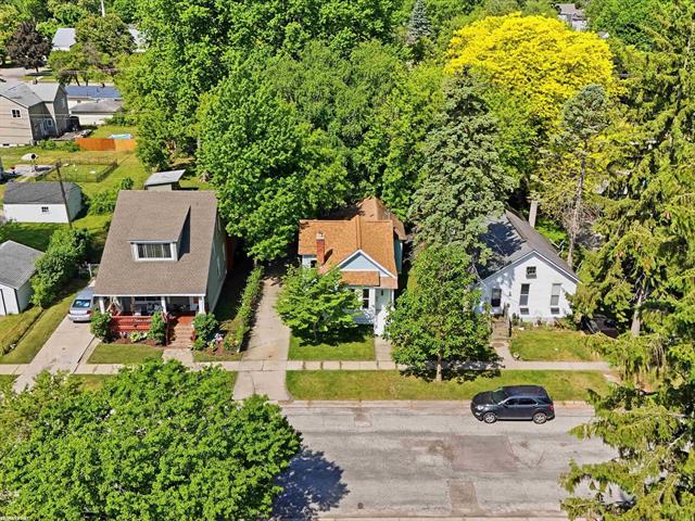 Builiding view thirty seven for 2519 Walnut, Port Huron, MI. 48060
