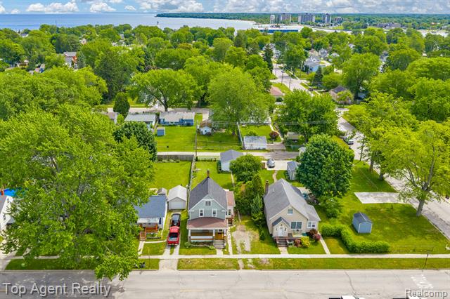 Builiding view thirty six for 2714 Stone, Port Huron, MI. 48060