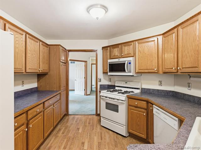 Builiding view fifteen for 4305 Juniper, Port Huron, MI. 48060